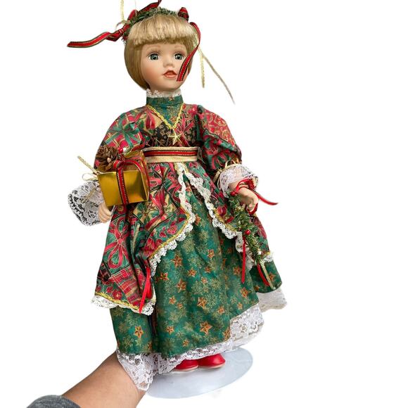 Heritage Signature Collection Christmas Porcelain Doll Nicole Vtg 1998 #30018 - Picture 2 of 14